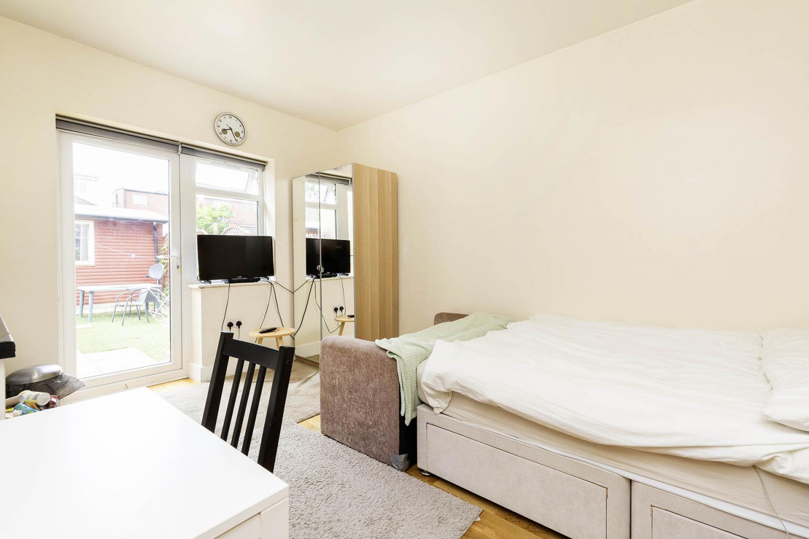 Modern Apartment Hendon Way, Cricklewood